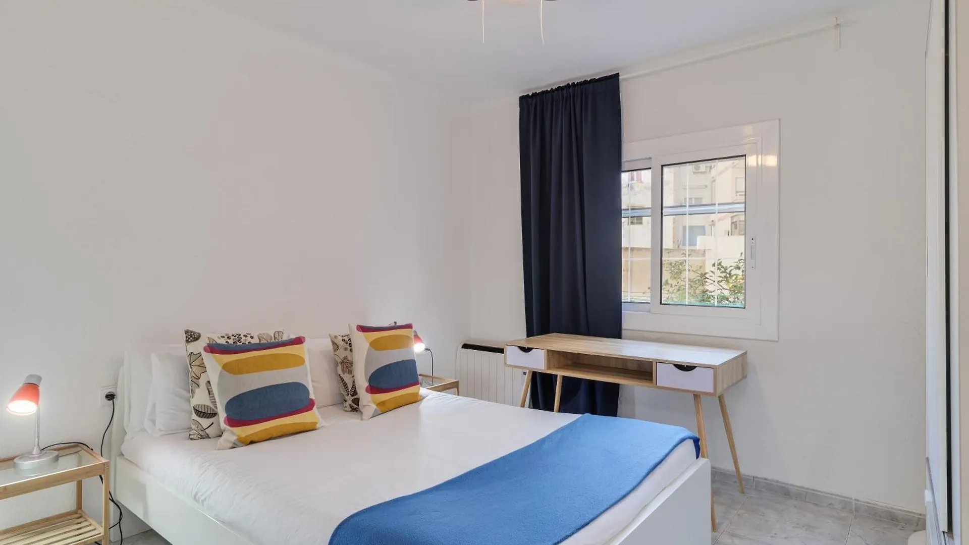 2-Bedroom Apartment Just 1 Minute From The Metro 오스피탈레트 데 요브레가트