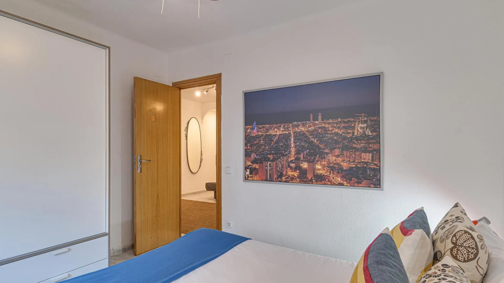 2-Bedroom Apartment Just 1 Minute From The Metro 오스피탈레트 데 요브레가트 0*,
